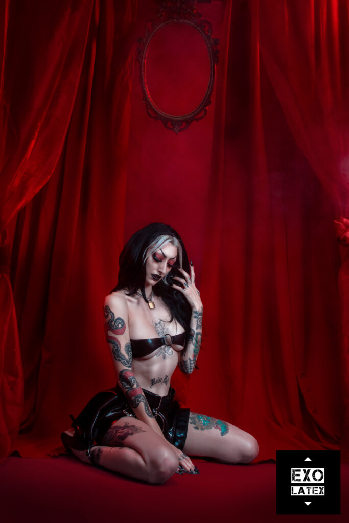 Exo Latex_Brooke_Cypress_2021-18892