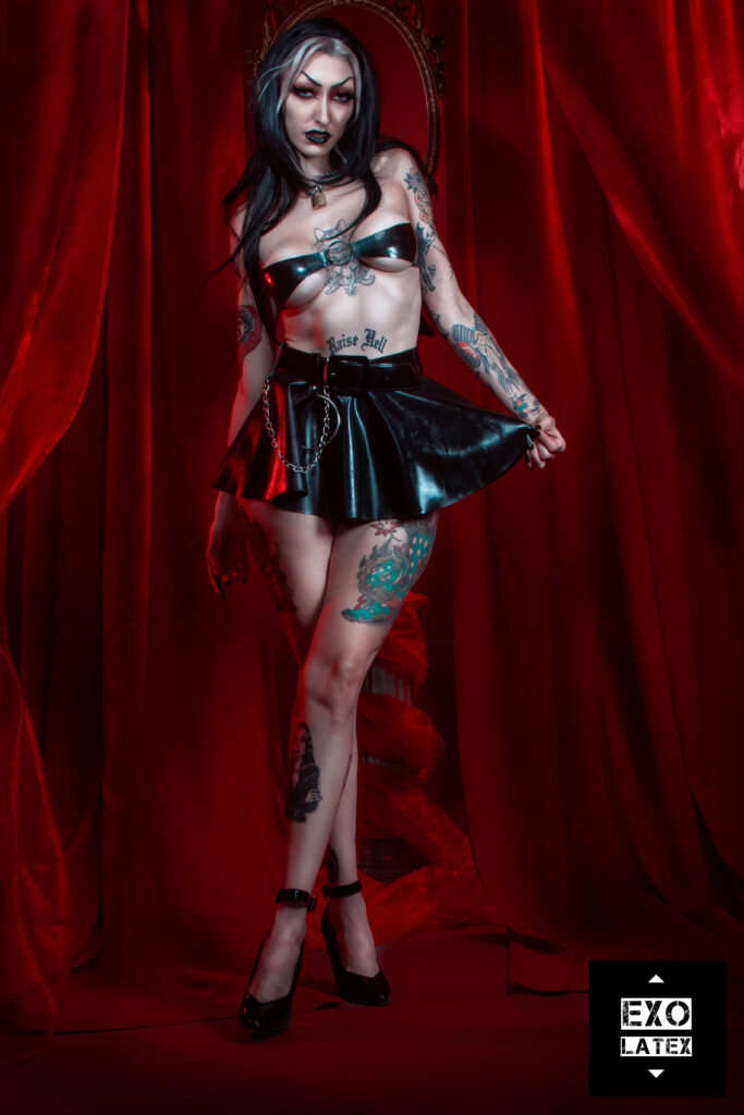 Exo Latex_Brooke_Cypress_2021-19342